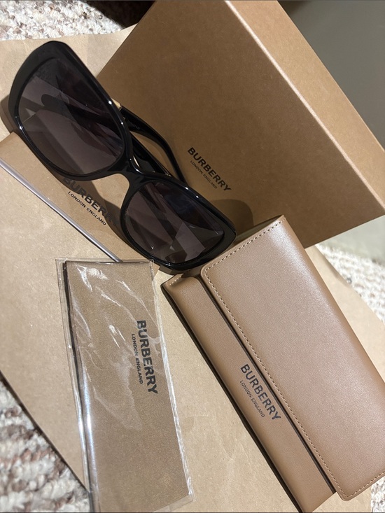 NIB Burberry Sunglasses Black Square Frames Checkered Arms Gradient OBE4160 main image 12